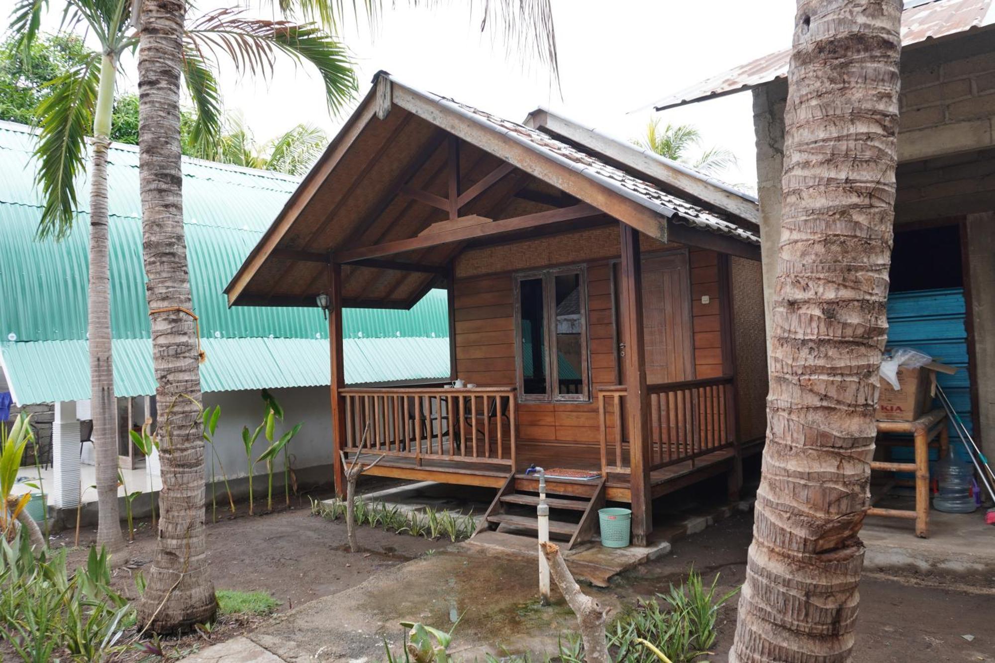 Rumah Tiga Gili Gili Islands Exterior photo